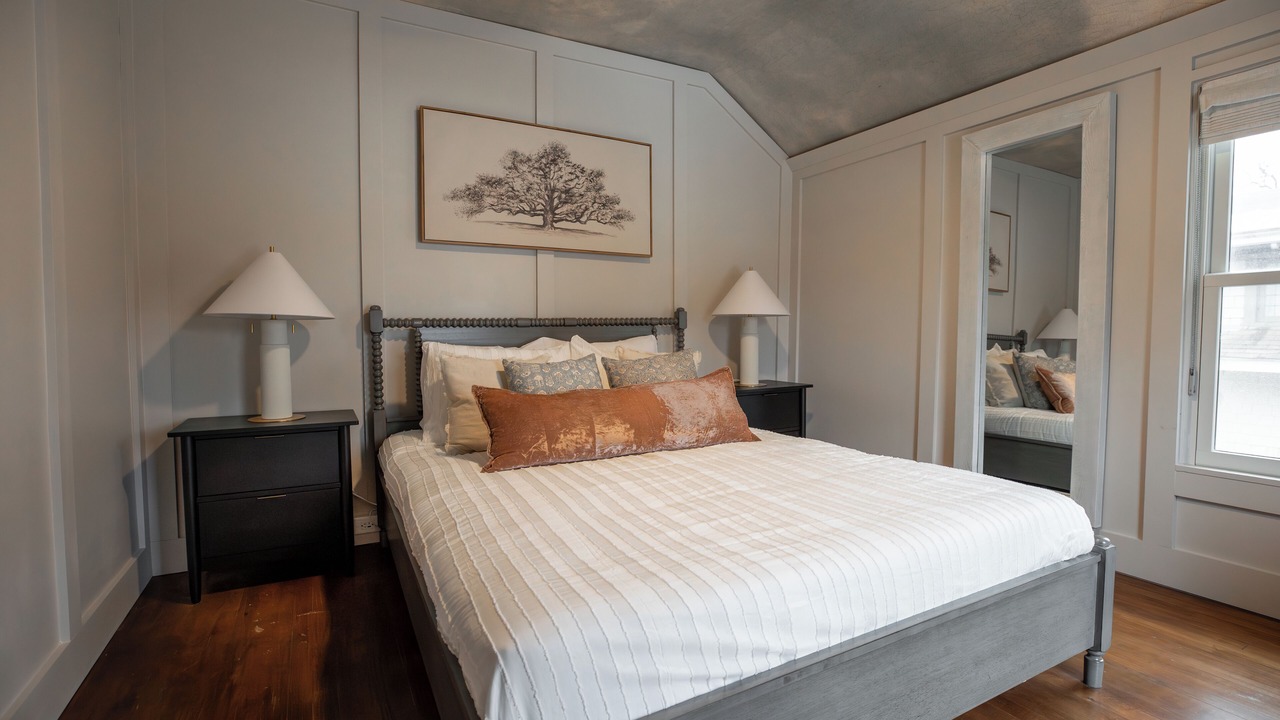 Photo of Bedroom in Linden Hills