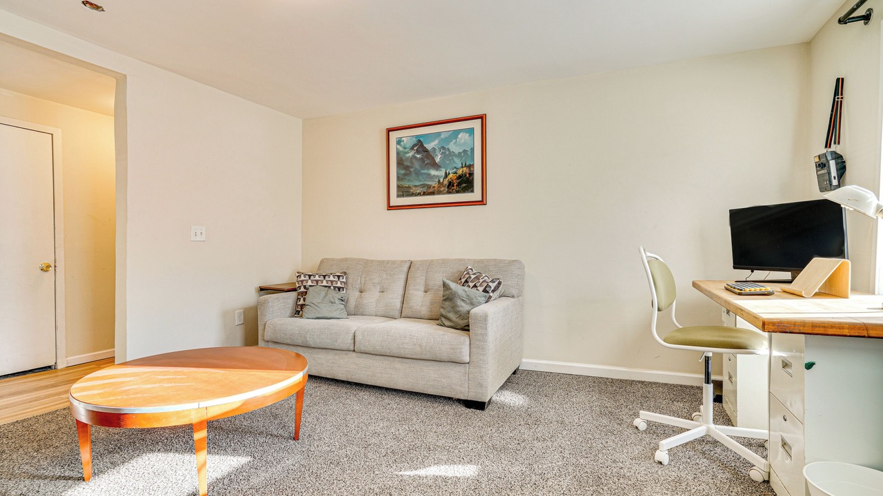 Photo of Livingroom in Harrison