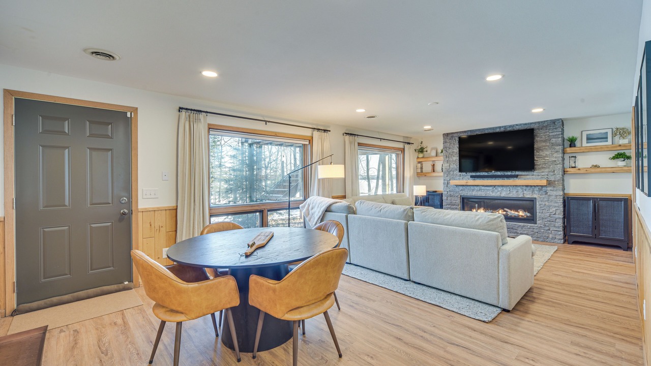 Photo of Livingroom in Hayward