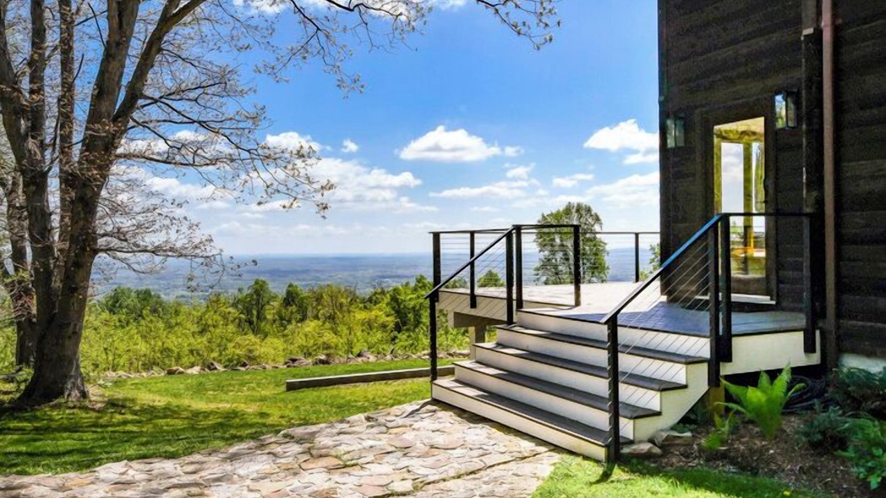 Photo of Patio Balcony in Bluemont