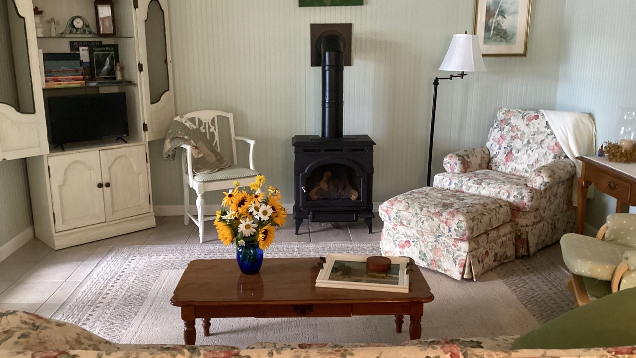 Photo of Livingroom in Glover
