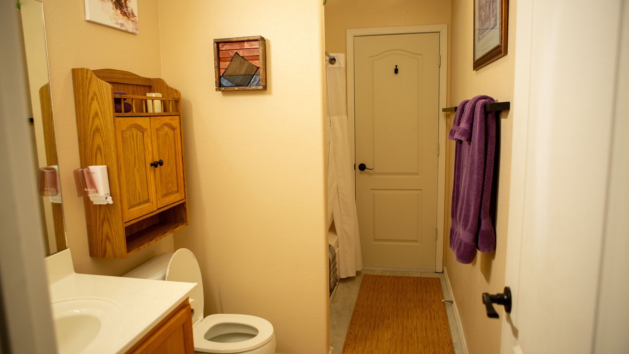 Photo of Bathroom in Alban Hills
