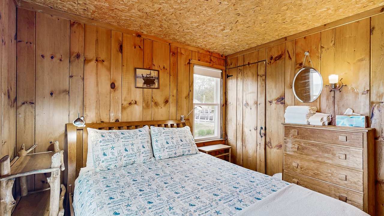 Photo of Bedroom in Malletts Bay