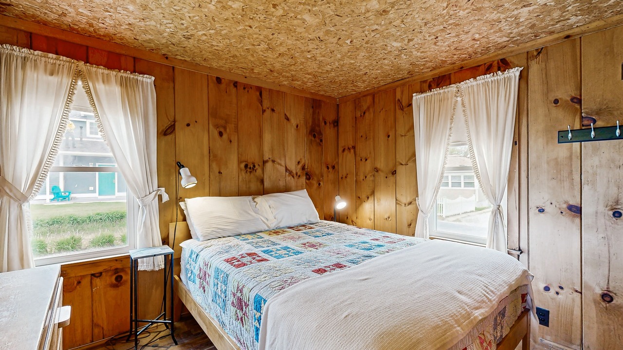 Photo of Bedroom in Malletts Bay