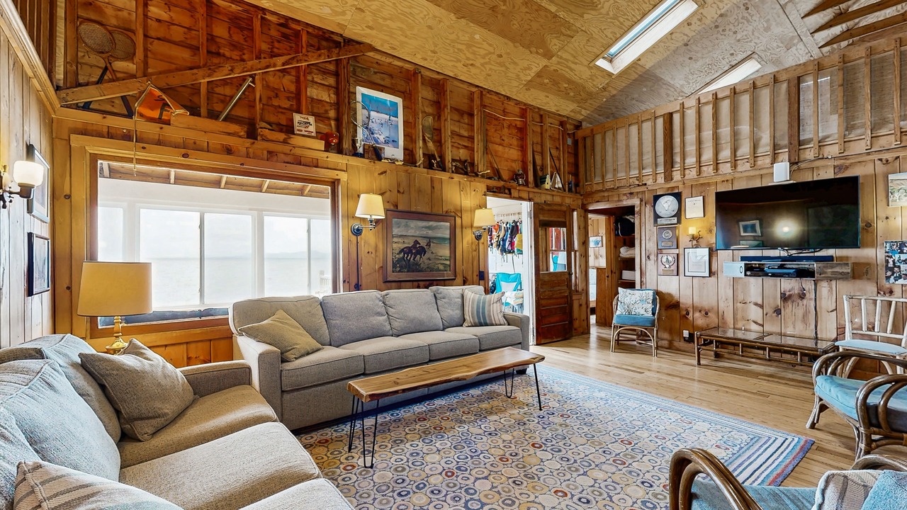Photo of Livingroom in Malletts Bay