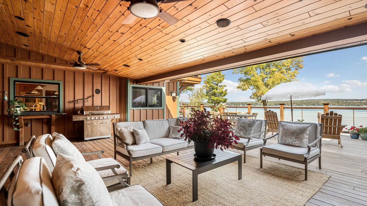 Photo of Patio Balcony in Kewadin