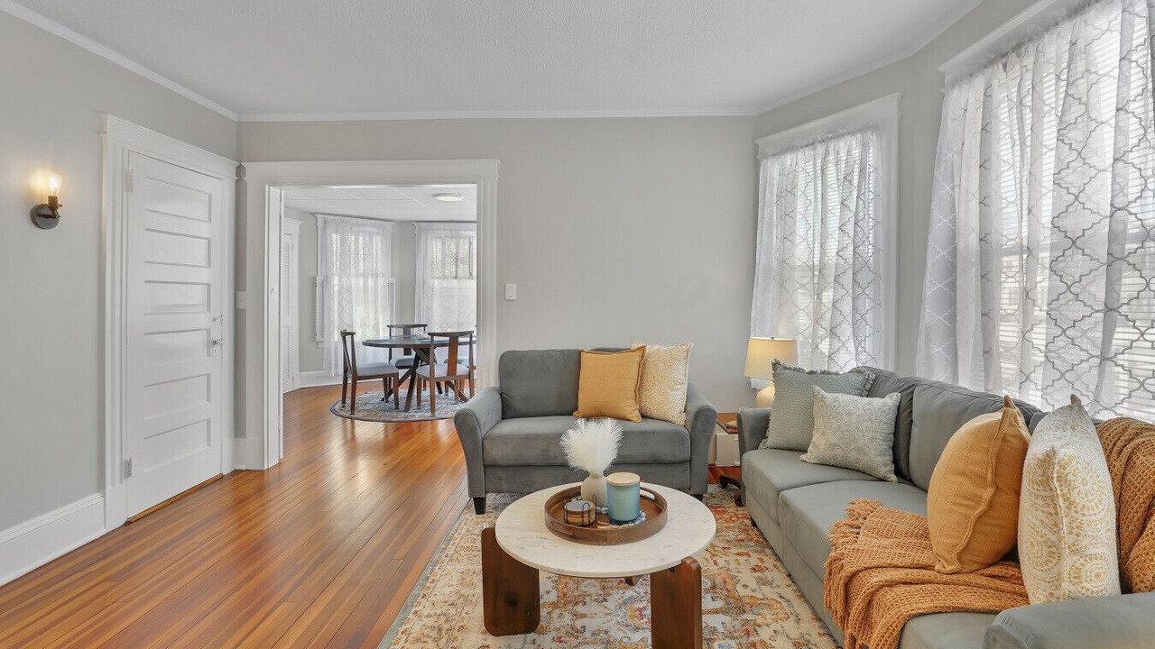 Photo of Livingroom in West Hartford