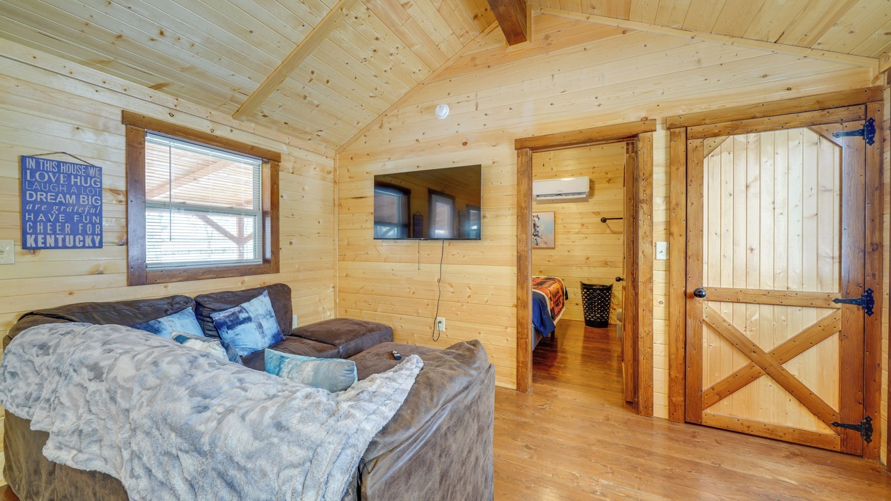 Photo of Livingroom in La Grange