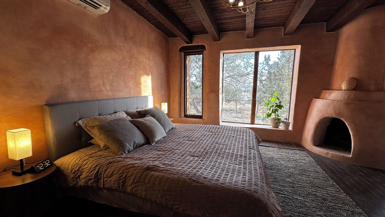 Photo of Bedroom in Nambe Pueblo
