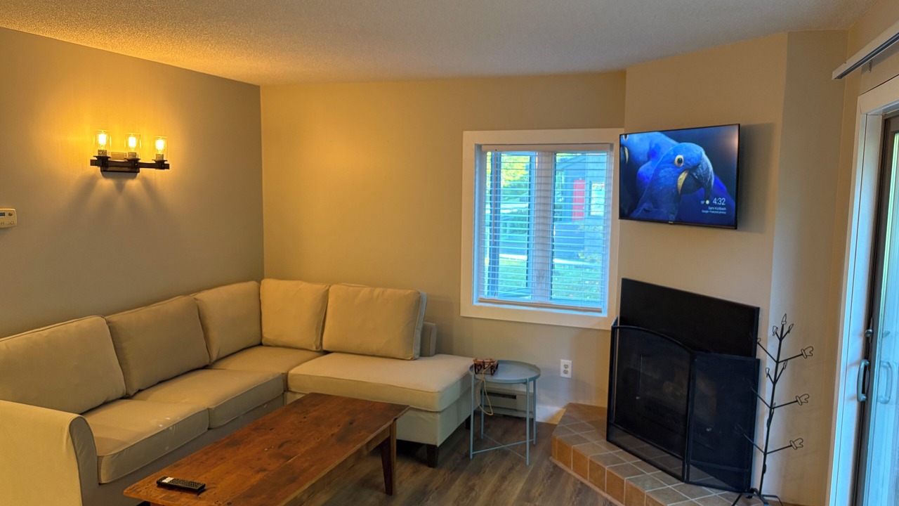 Photo of Livingroom in North Troy