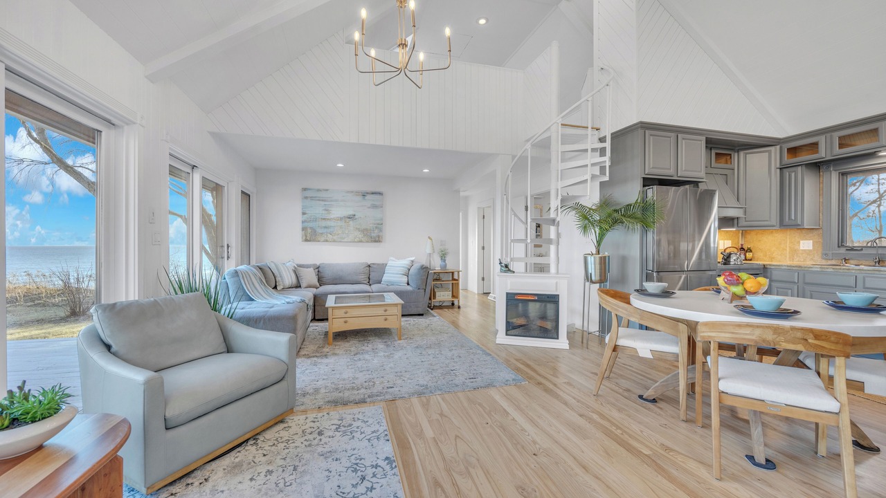 Photo of Livingroom in Cleveland