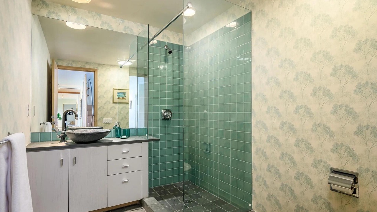 Photo of Bathroom in Williamstown