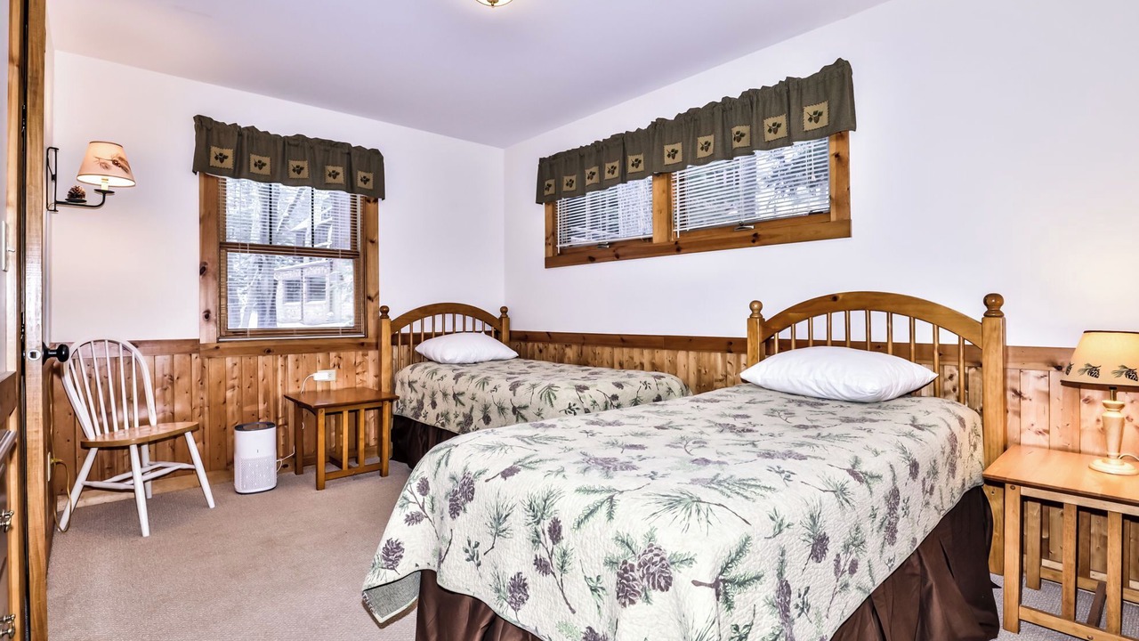 Photo of Bedroom in Sayner