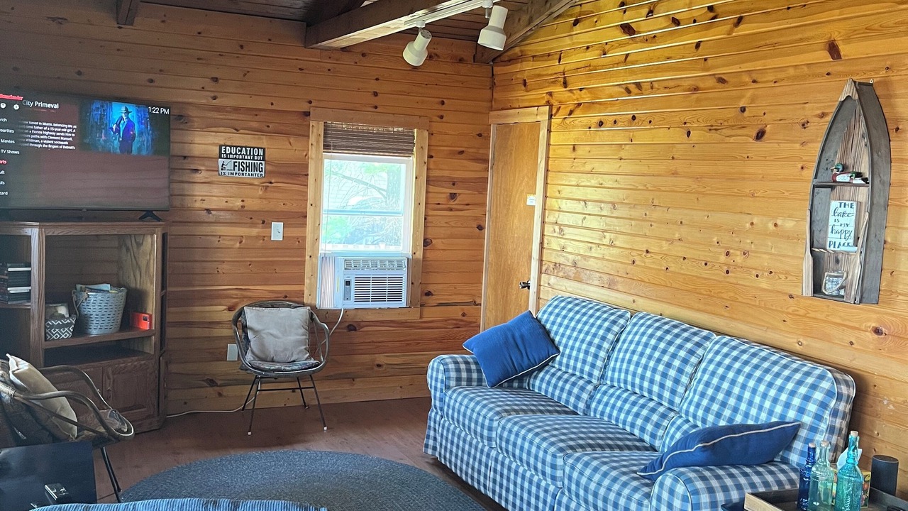 Photo of Livingroom in Sturgeon Lake