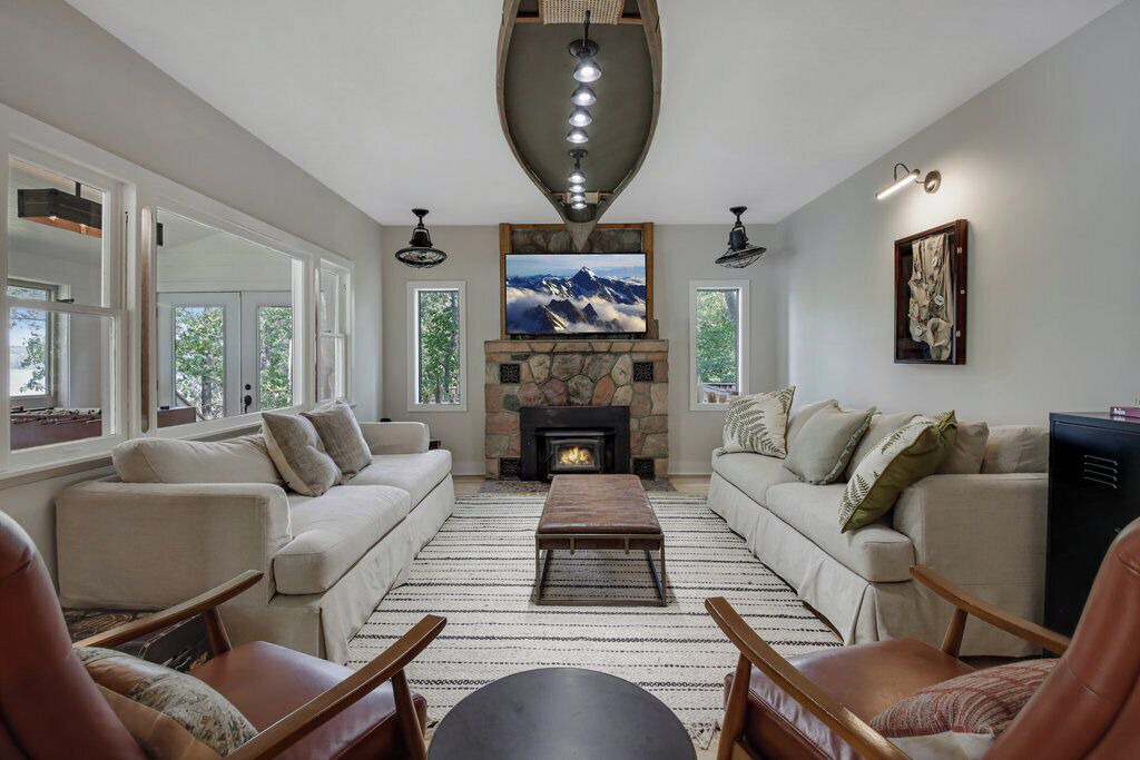 Photo of Livingroom in Stone Lake