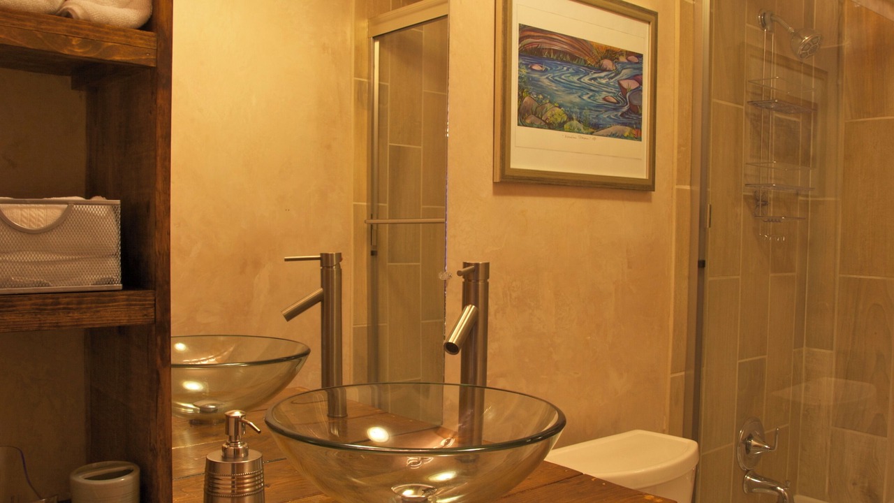Photo of Bathroom in South Capitol