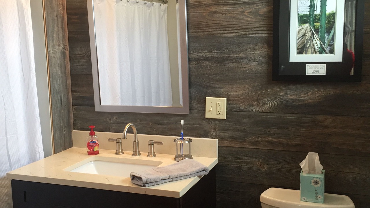 Photo of Bathroom in Decorah