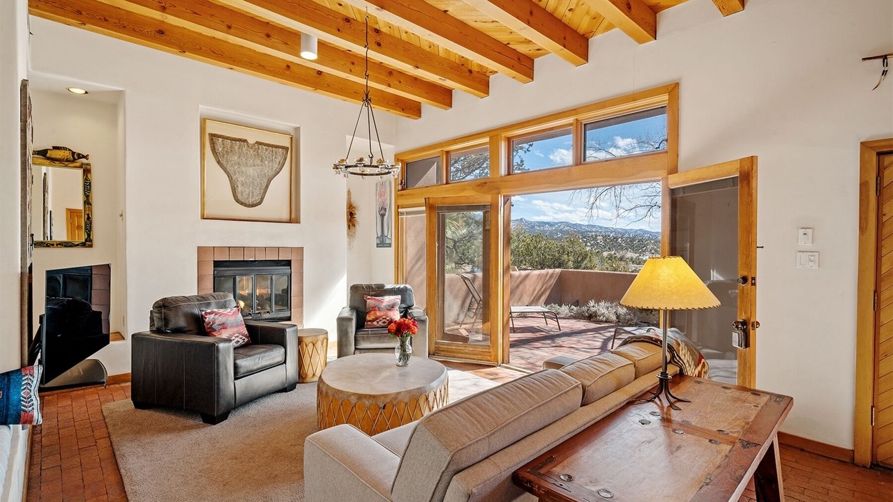 Photo of Livingroom in Nambe Pueblo