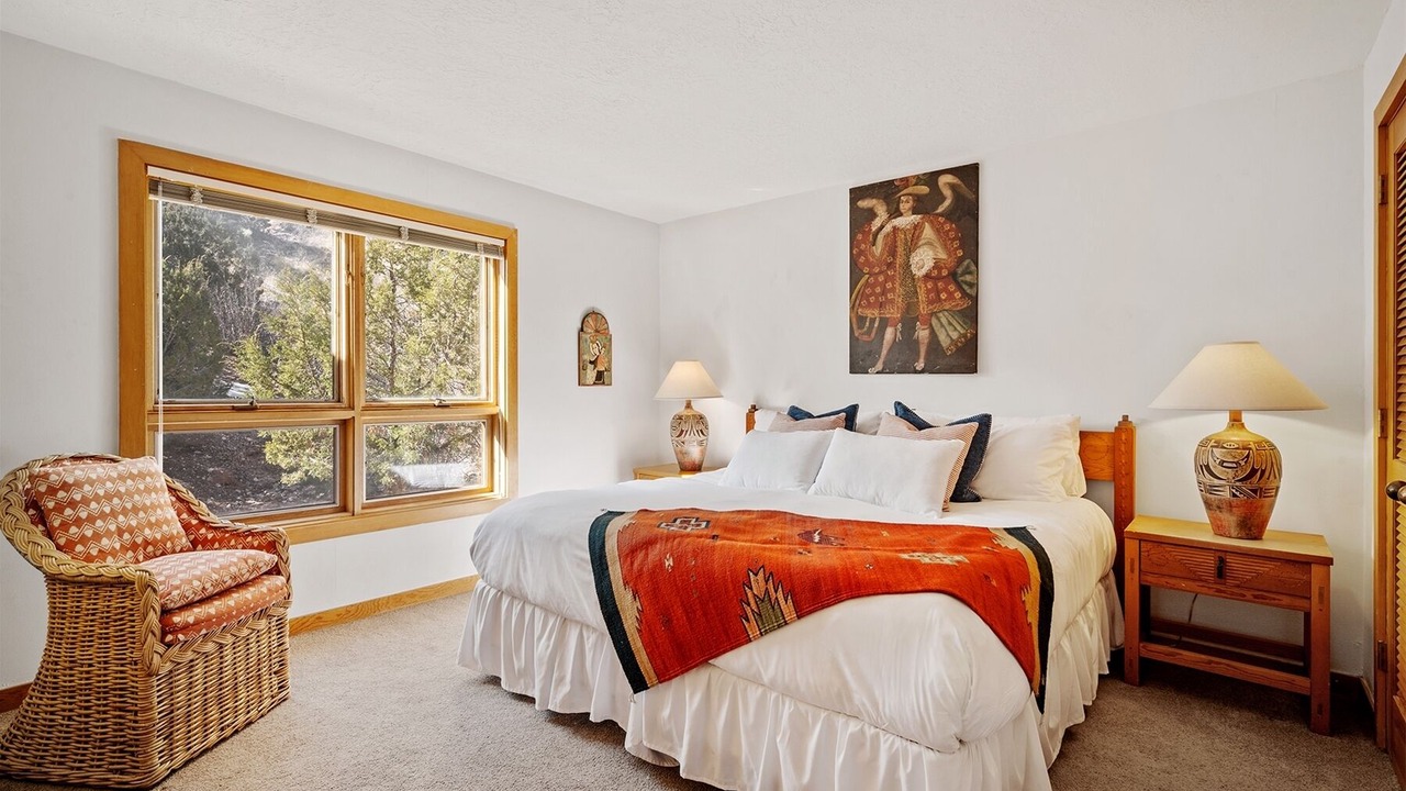 Photo of Bedroom in Nambe Pueblo