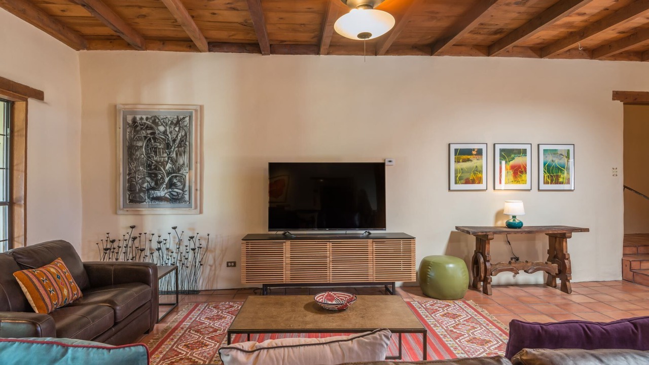 Photo of Livingroom in Historic Eastside