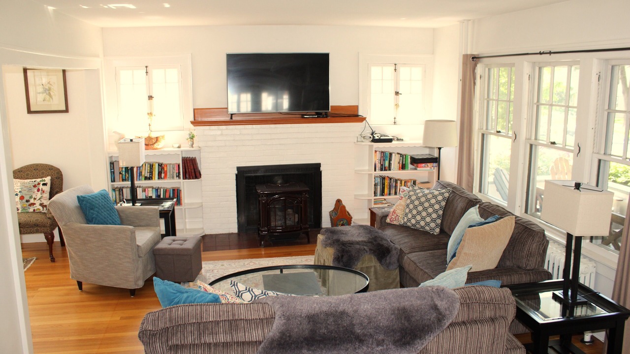 Photo of Livingroom in Burlington