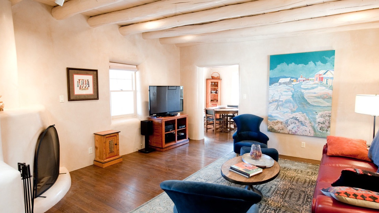 Photo of Livingroom in Historic Eastside
