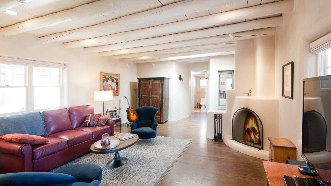 Photo of Livingroom in Historic Eastside
