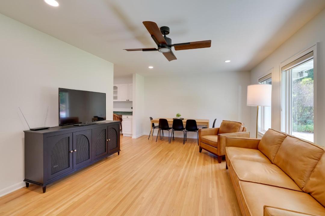 Photo of Livingroom in Golden Valley