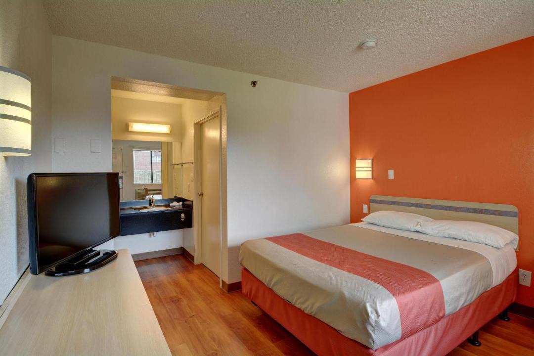 Photo of Bedroom in South Glastonbury
