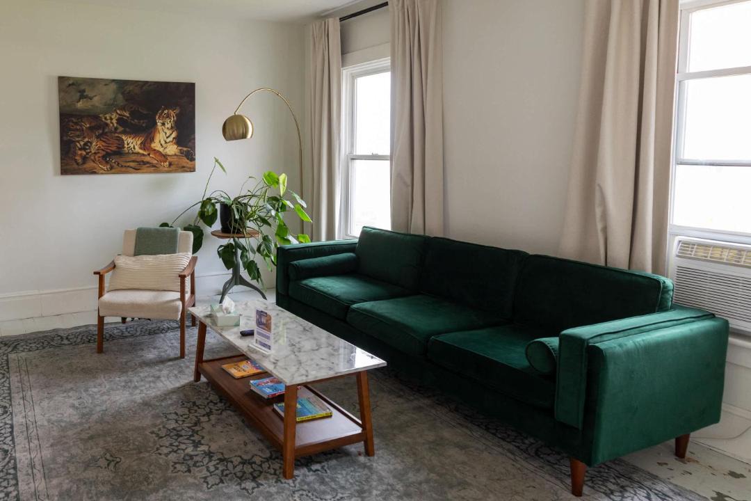 Photo of Livingroom in St. Albans Historic District