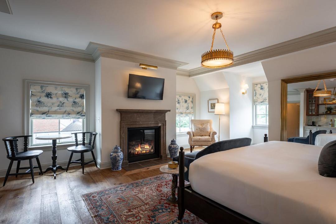 Photo of Bedroom in Leesburg's Old and Historic District