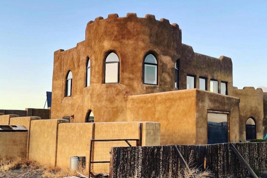 Photo of Buildings in Arroyo Hondo