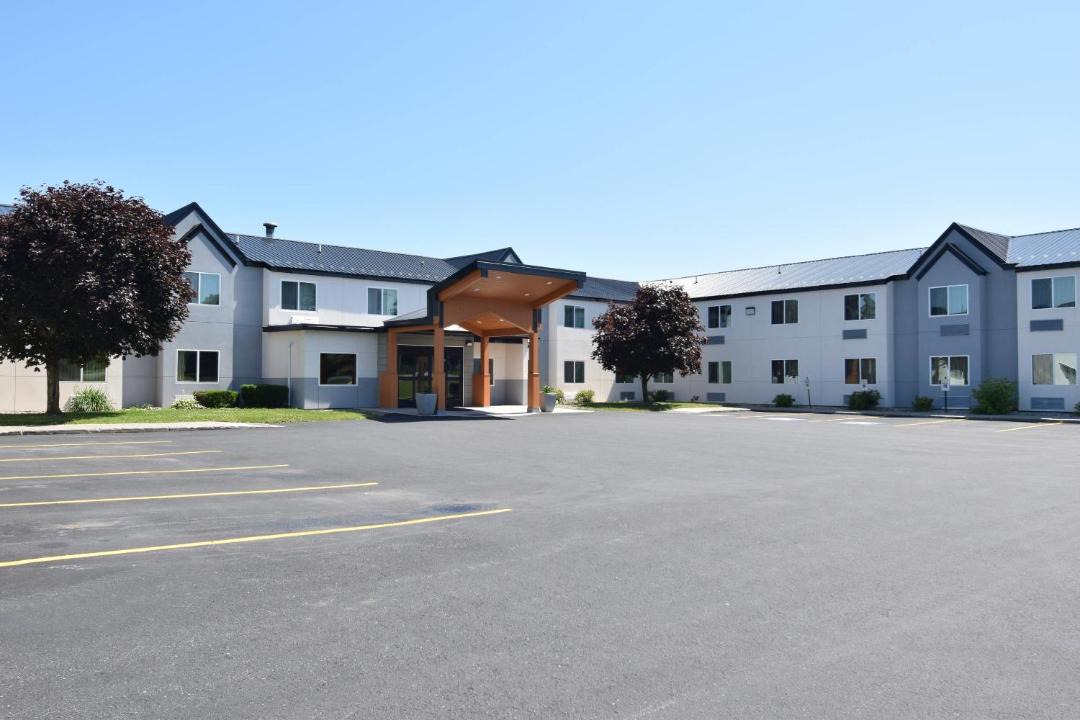 Photo of Buildings in Calcium