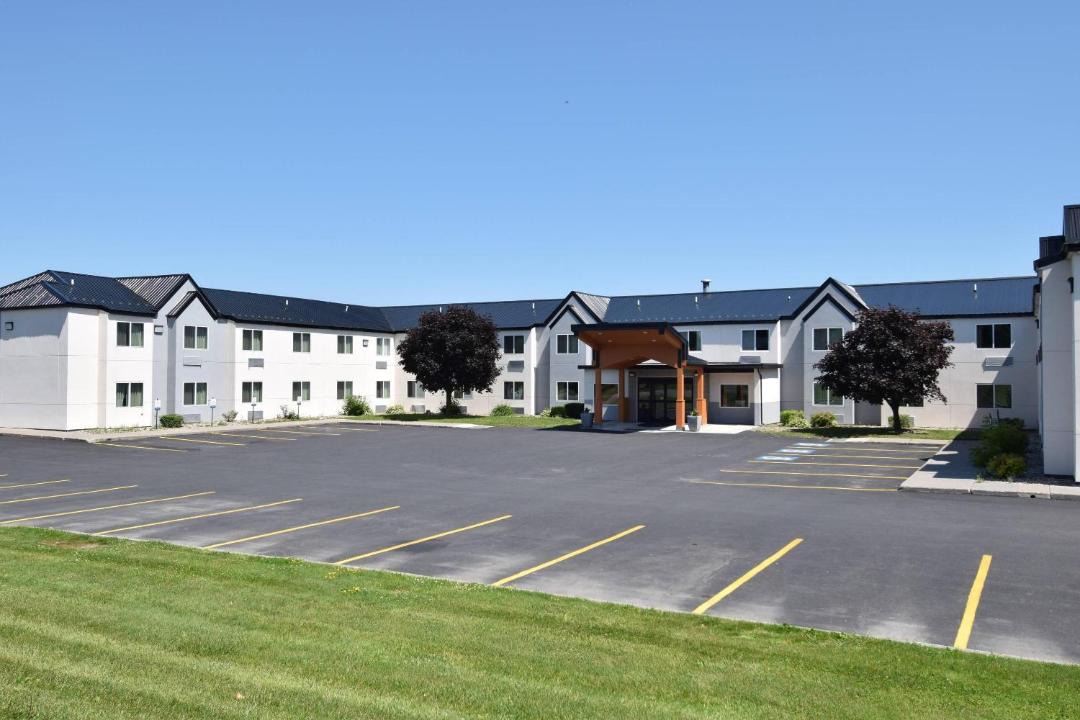 Photo of Buildings in Calcium