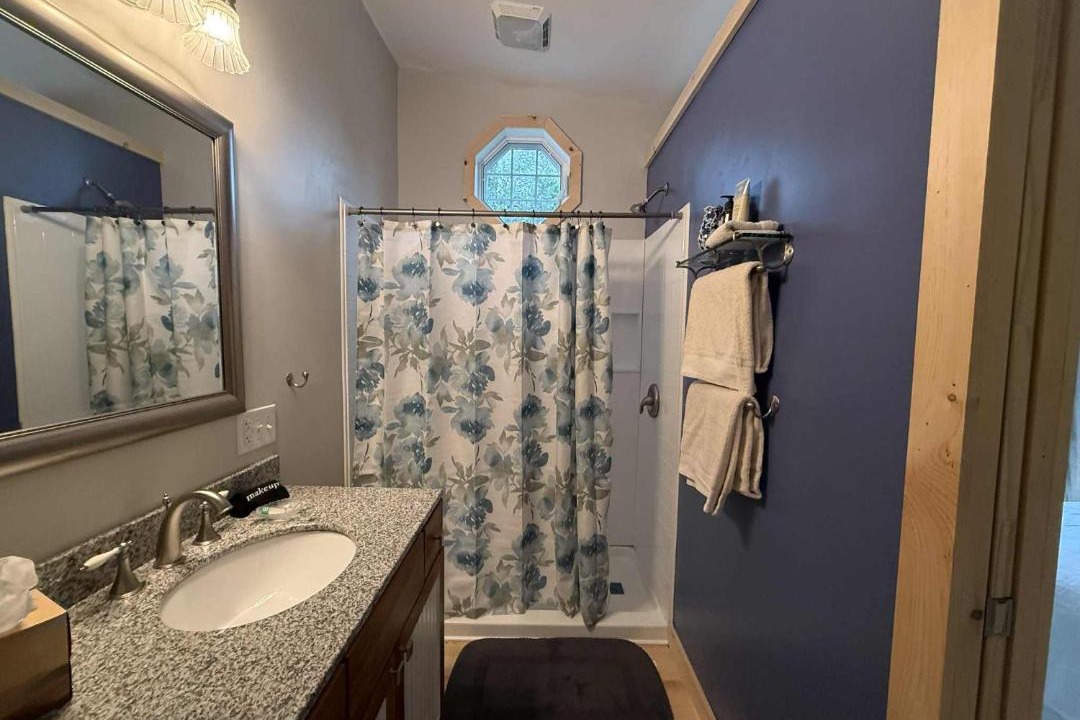 Photo of Bathroom in St. Albans Historic District