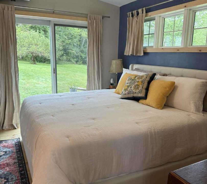 Photo of Bedroom in St. Albans Historic District