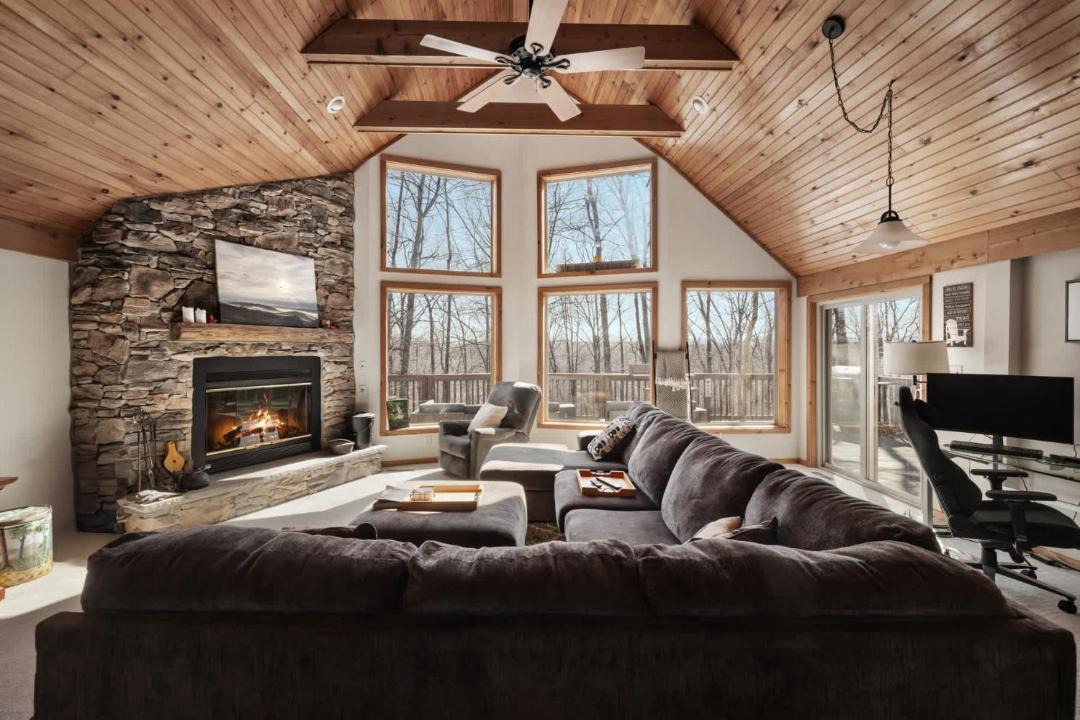 Photo of Livingroom in The Woods