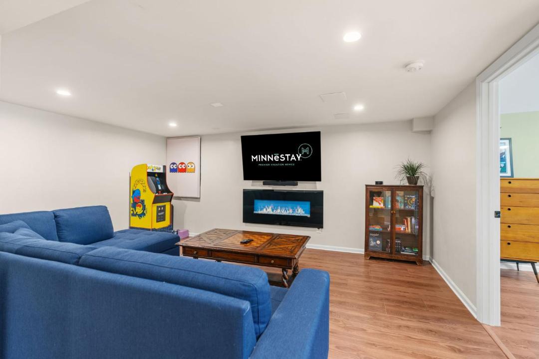 Photo of Livingroom in Falcon Heights