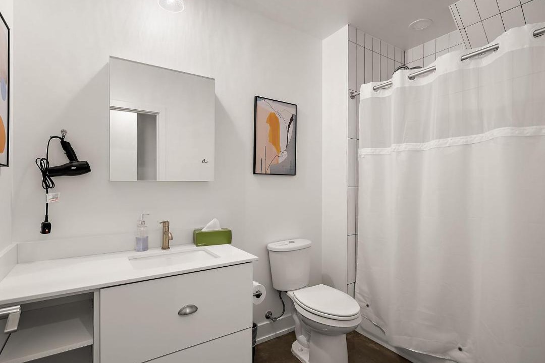 Photo of Bathroom in Warehouse District