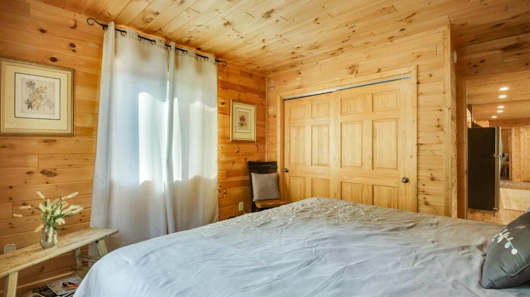 Photo of Bedroom in Minong