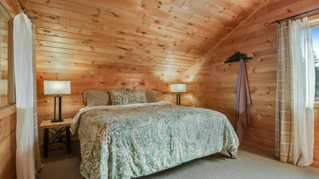 Photo of Bedroom in Minong
