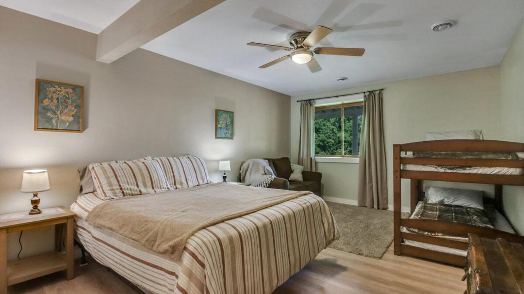 Photo of Bedroom in Minong