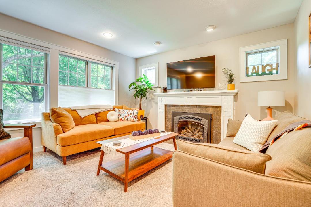 Photo of Livingroom in Taylors Falls