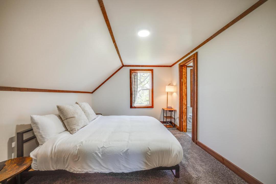 Photo of Bedroom in Kewaunee