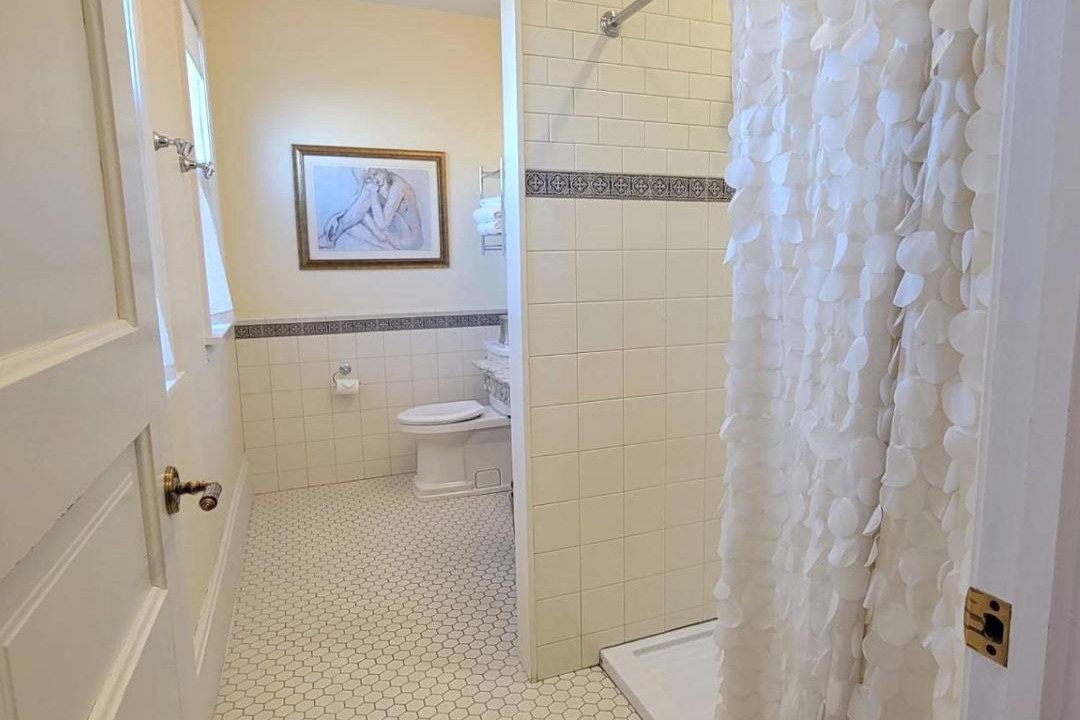 Photo of Bathroom in Summit - University