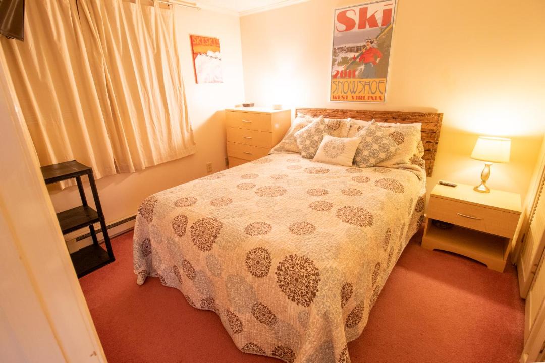 Photo of Bedroom in Snowshoe