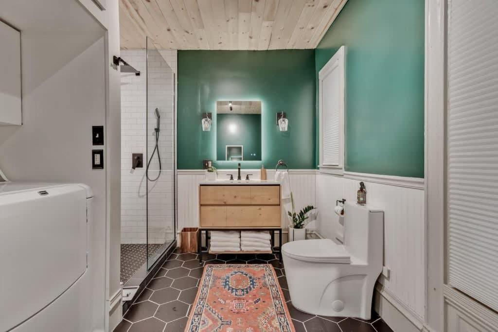 Photo of Bathroom in Downtown Minneapolis