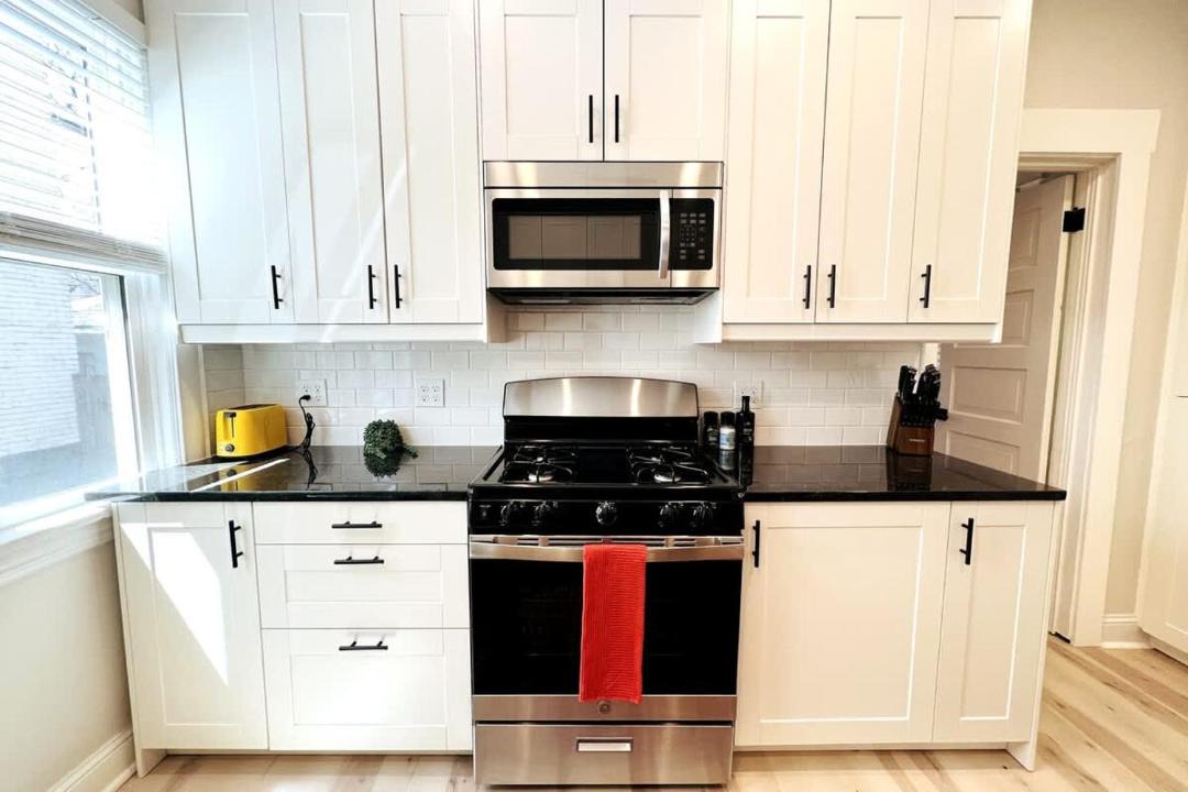Photo of Kitchen in Lyn-Lake