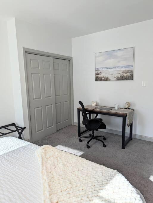 Photo of Bedroom in Stockade Historic District