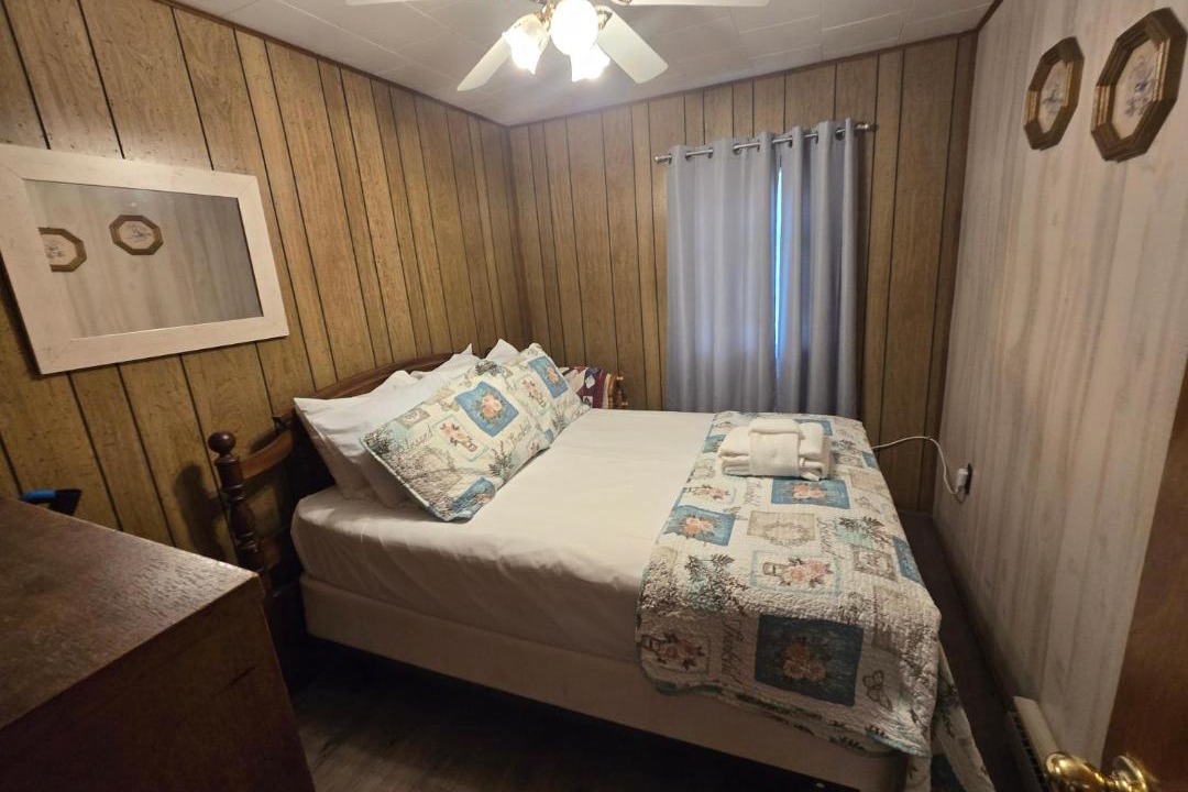 Photo of Bedroom in Oakland